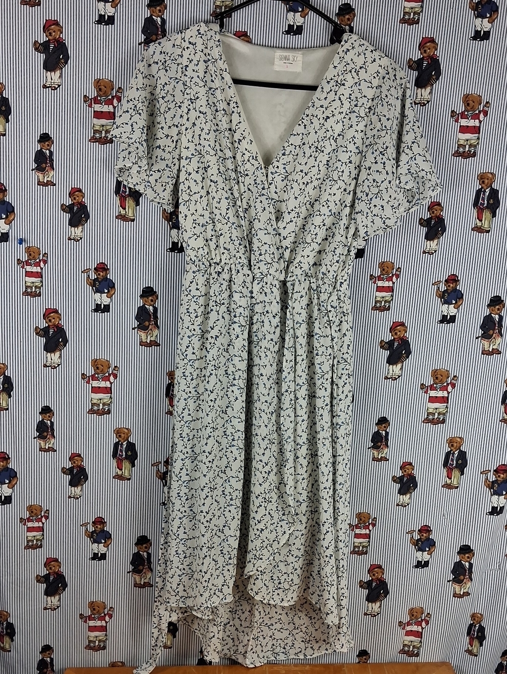 Women's Sienna Sky Faux Wrap V-neck Hi-low Micro Floral Fit & Flare SM Dress